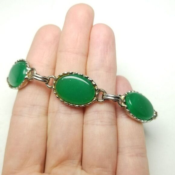 Vintage Green Oval Panel Bracelet, Silver Tone Setting, Retro 60s 70s Style - Picture 2 of 6